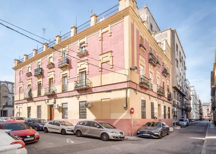 Beautiful And Bright- 1Bd 1Bth- Center